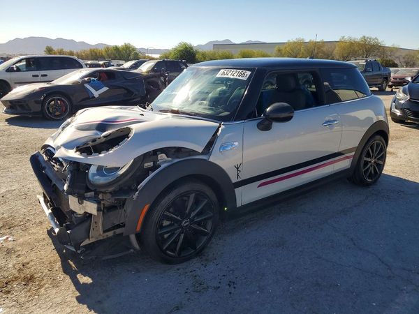 2016 MINI COOPER — Front 3/4
