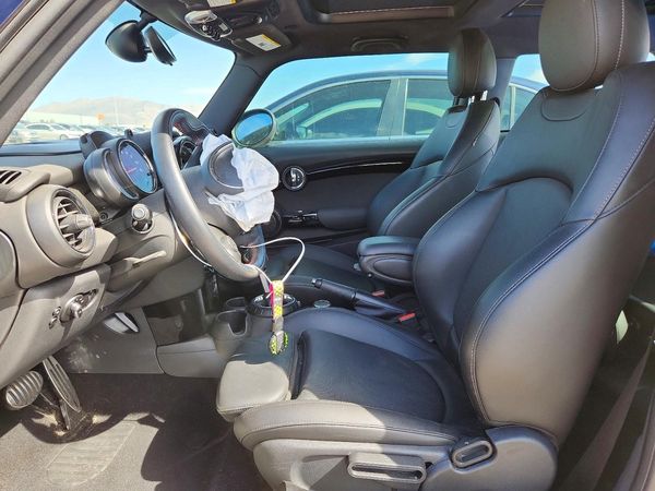 2016 MINI COOPER — DENT