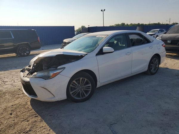 2016 TOYOTA CAMRY