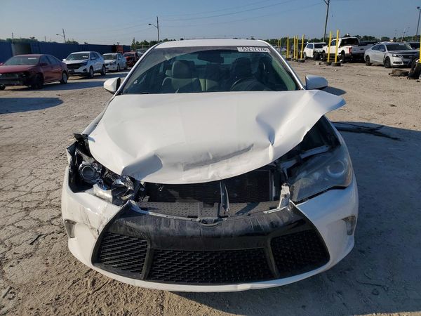 2016 TOYOTA CAMRY