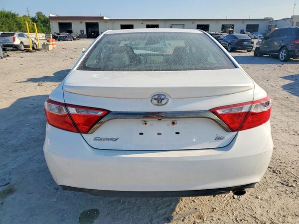 2016 TOYOTA CAMRY