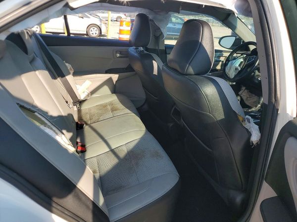 2016 TOYOTA CAMRY