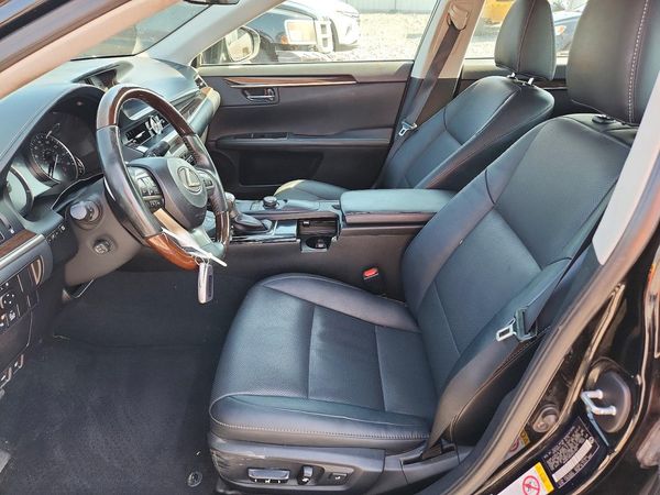 2016 LEXUS ES