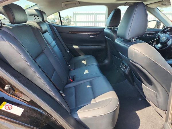 2016 LEXUS ES