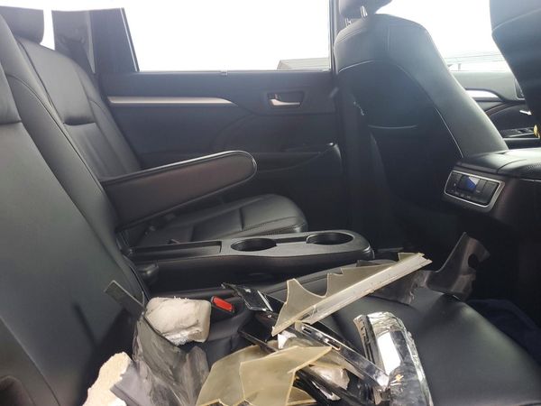 2019 TOYOTA HIGHLANDER SE/XLE