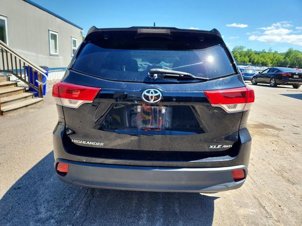 2018 TOYOTA HIGHLANDER SE/XLE