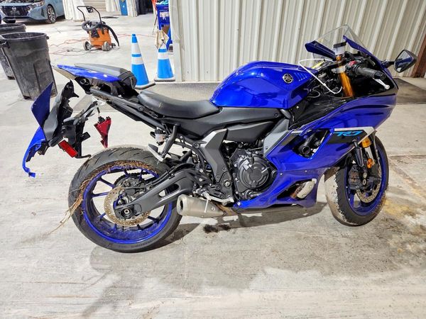 2025 YAMAHA YZFR7