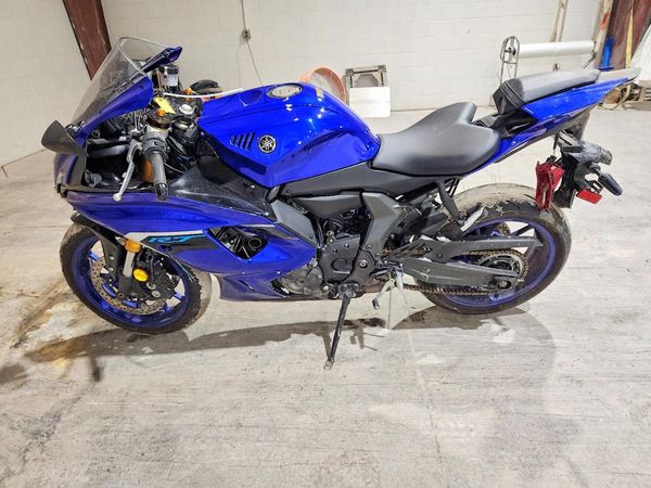 2025 YAMAHA YZFR7