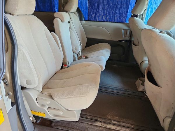 2014 TOYOTA SIENNA