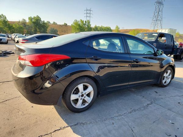 2012 HYUNDAI ELANTRA