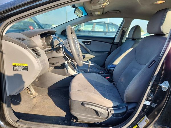 2012 HYUNDAI ELANTRA