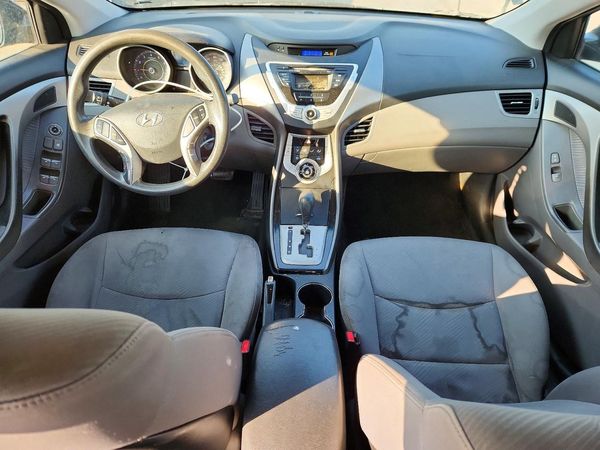 2012 HYUNDAI ELANTRA
