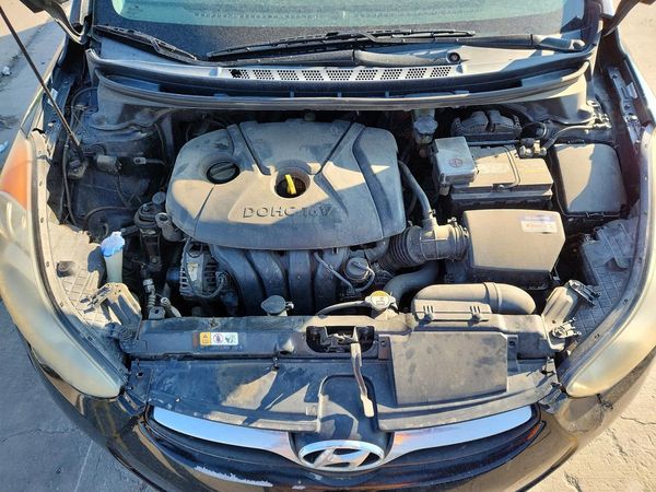 2012 HYUNDAI ELANTRA