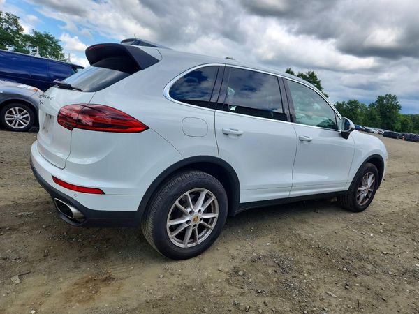 2016 PORSCHE CAYENNE