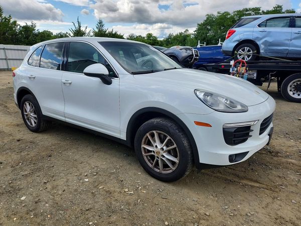 2016 PORSCHE CAYENNE
