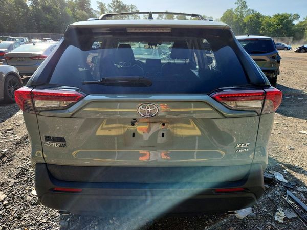 2019 TOYOTA RAV4 XLE Premium