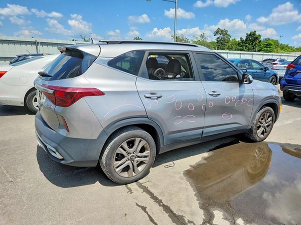 2021 KIA SELTOS S