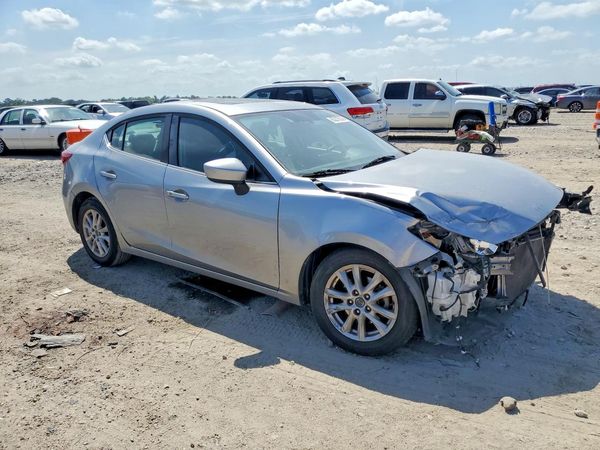 2016 MAZDA 3 SE