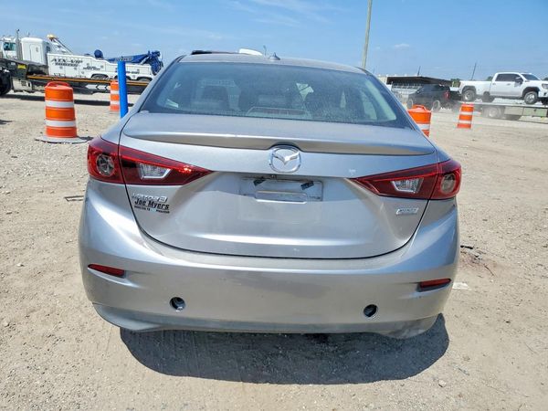 2016 MAZDA 3 SE