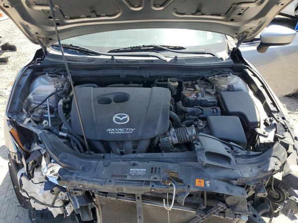 2016 MAZDA 3 SE