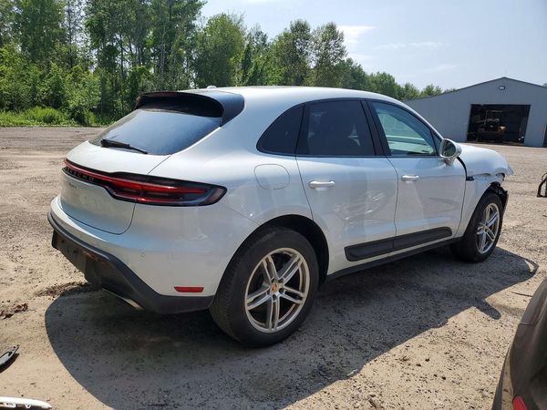 2022 PORSCHE MACAN