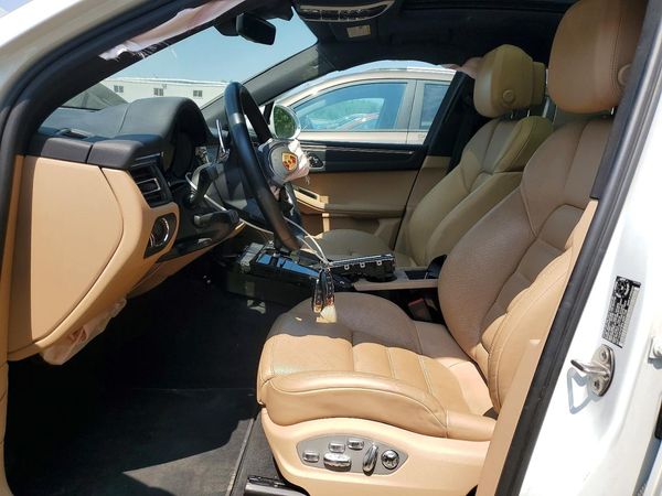 2022 PORSCHE MACAN