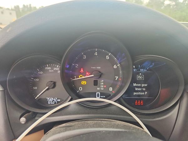 2022 PORSCHE MACAN
