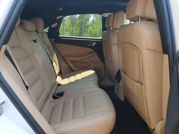 2022 PORSCHE MACAN