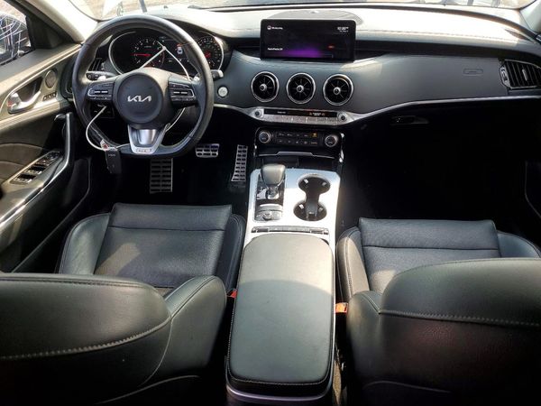 2022 KIA STINGER GT2
