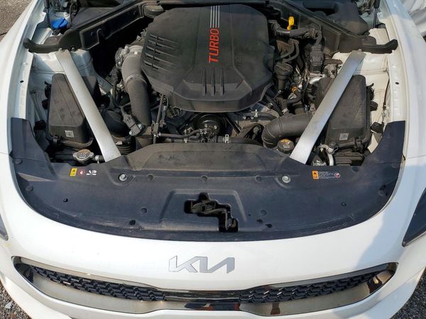 2022 KIA STINGER GT2