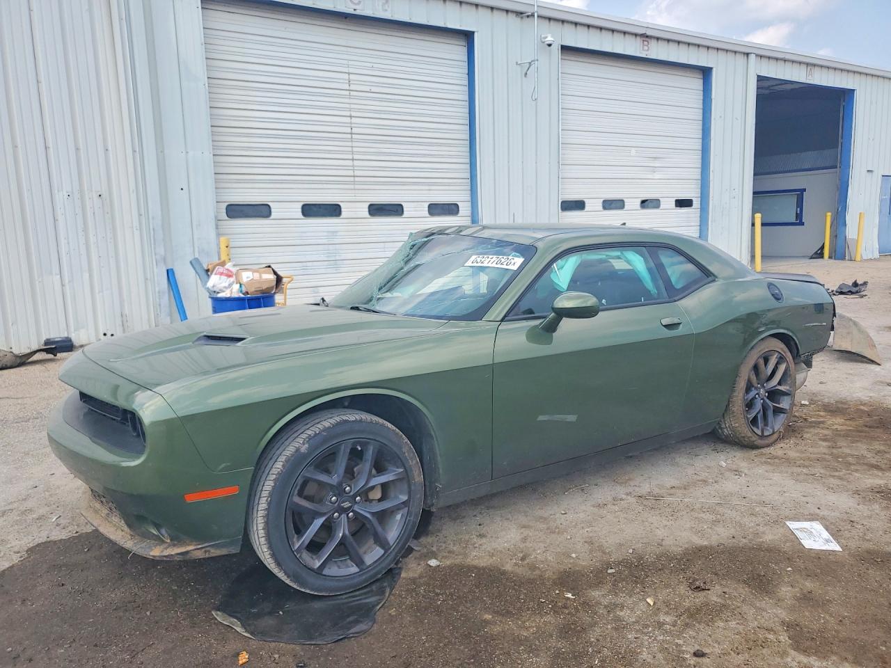 2018 DODGE CHALLENGER SXT — Front 3/4