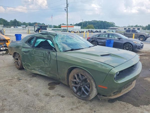 2018 DODGE CHALLENGER SXT — Passenger 3/4