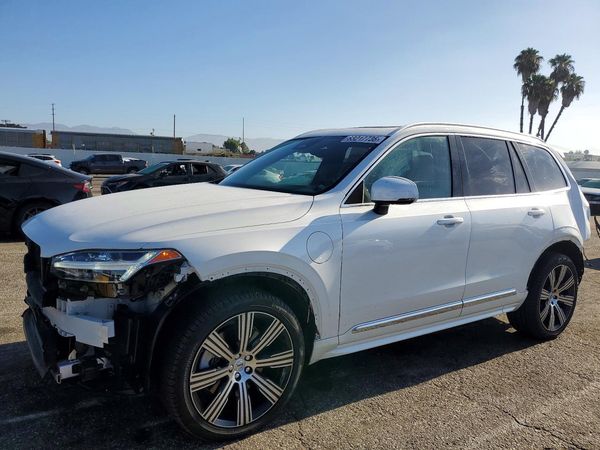 2025 VOLVO XC90 Ultra Bright