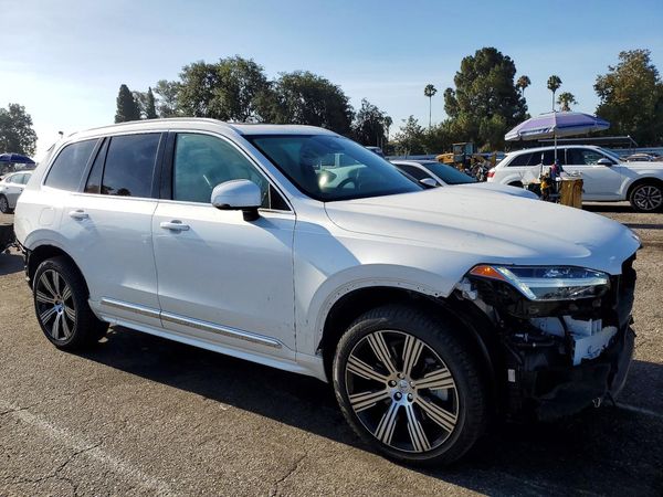 2025 VOLVO XC90 Ultra Bright