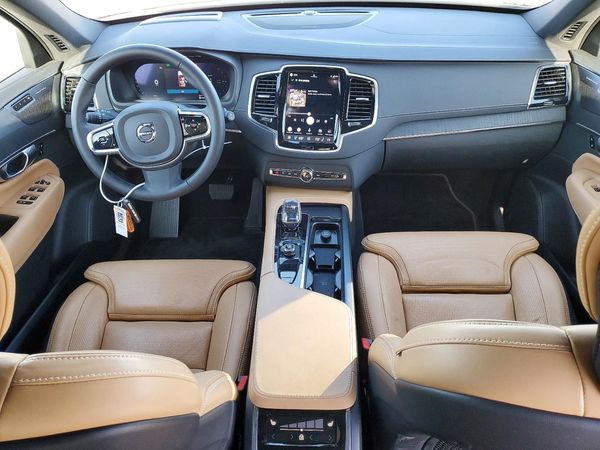 2025 VOLVO XC90 Ultra Bright