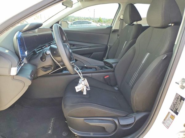 2024 HYUNDAI ELANTRA