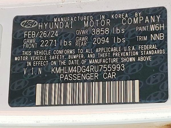 2024 HYUNDAI ELANTRA