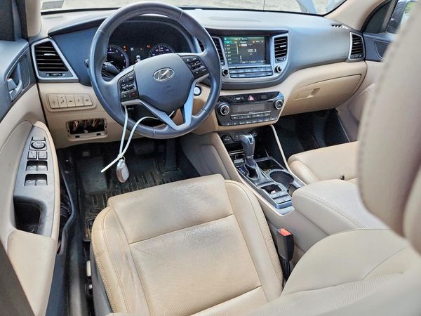 2017 HYUNDAI TUCSON