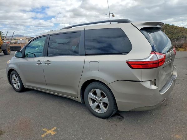 2016 TOYOTA SIENNA