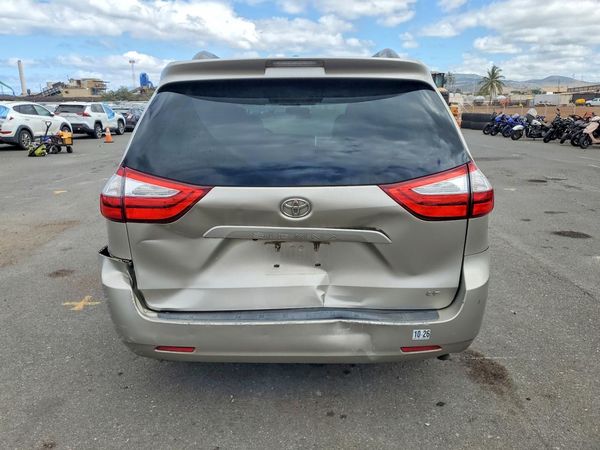 2016 TOYOTA SIENNA