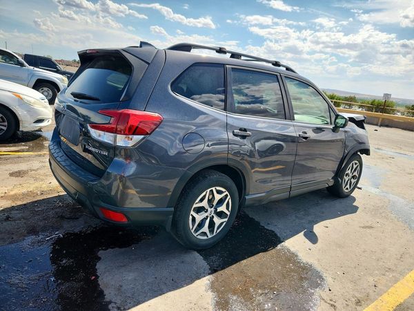 2021 SUBARU FORESTER Premium