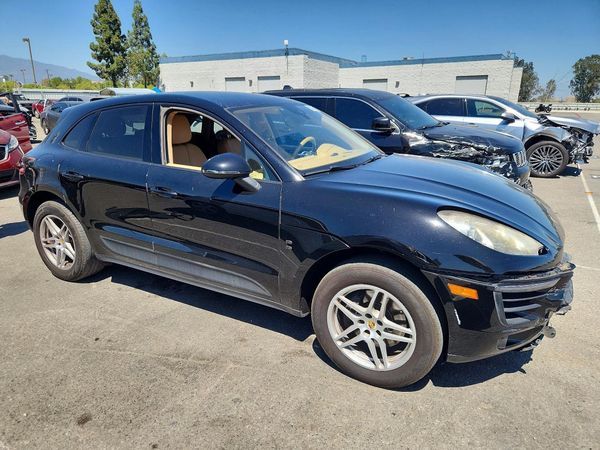 2017 PORSCHE MACAN