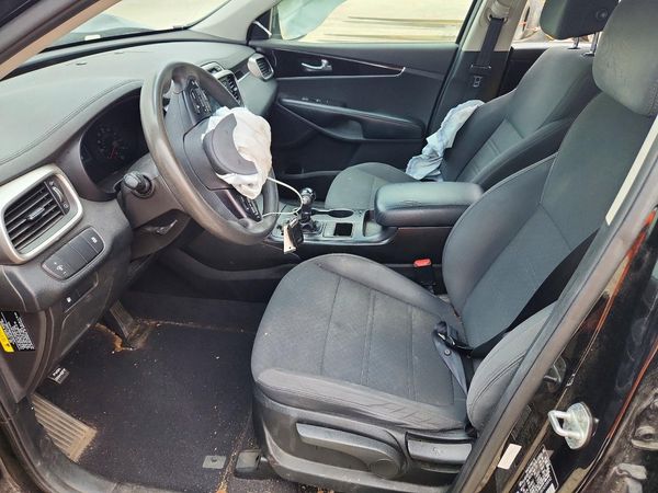 2018 KIA SORENTO L, LX — DENT