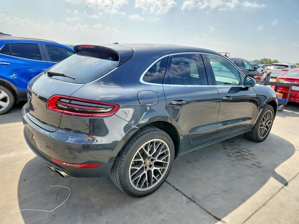 2017 PORSCHE MACAN