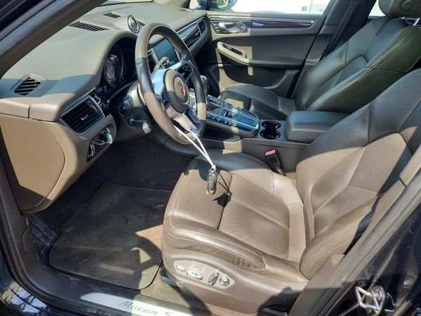 2017 PORSCHE MACAN