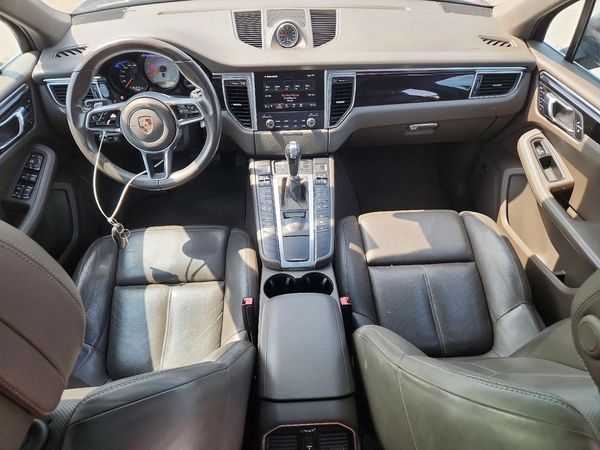 2017 PORSCHE MACAN