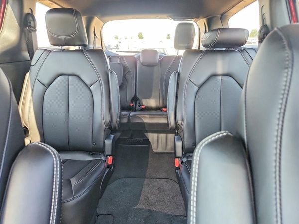 2026 CHRYSLER PACIFICA Select — SUVN