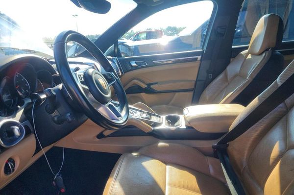2018 PORSCHE CAYENNE Base / Platinum Edition