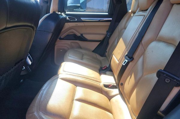 2018 PORSCHE CAYENNE Base / Platinum Edition