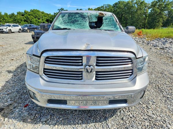2018 RAM 1500 SLT QUAD CAB 4X4